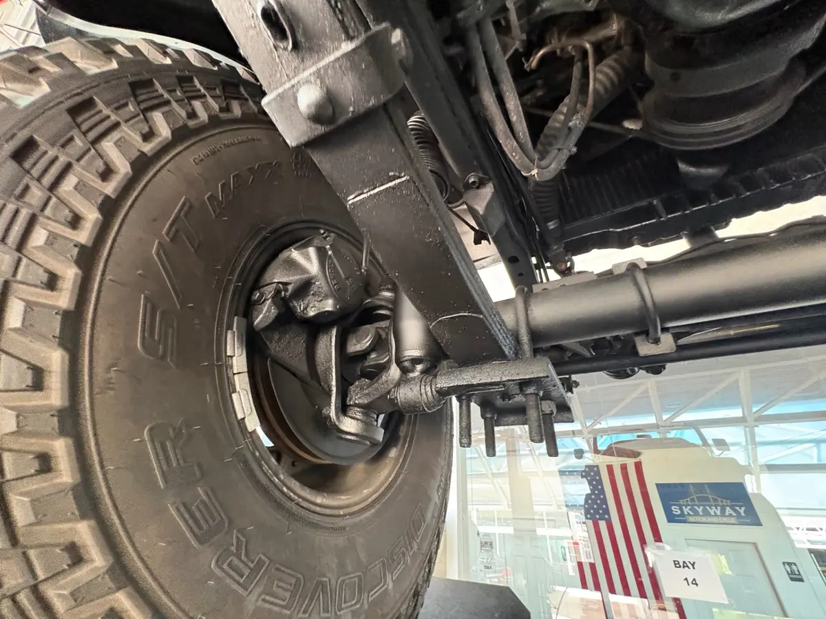 Vehicle photo 45