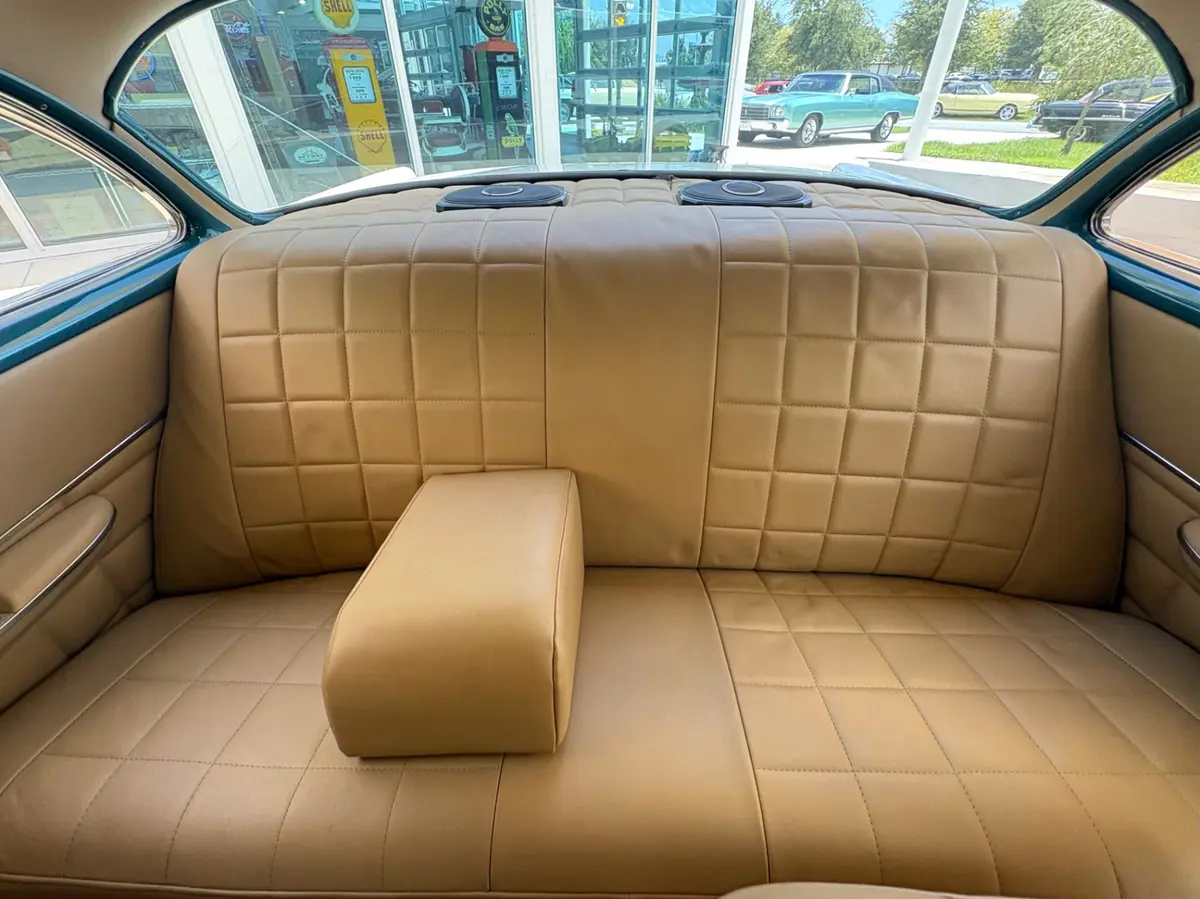 Vehicle photo 35