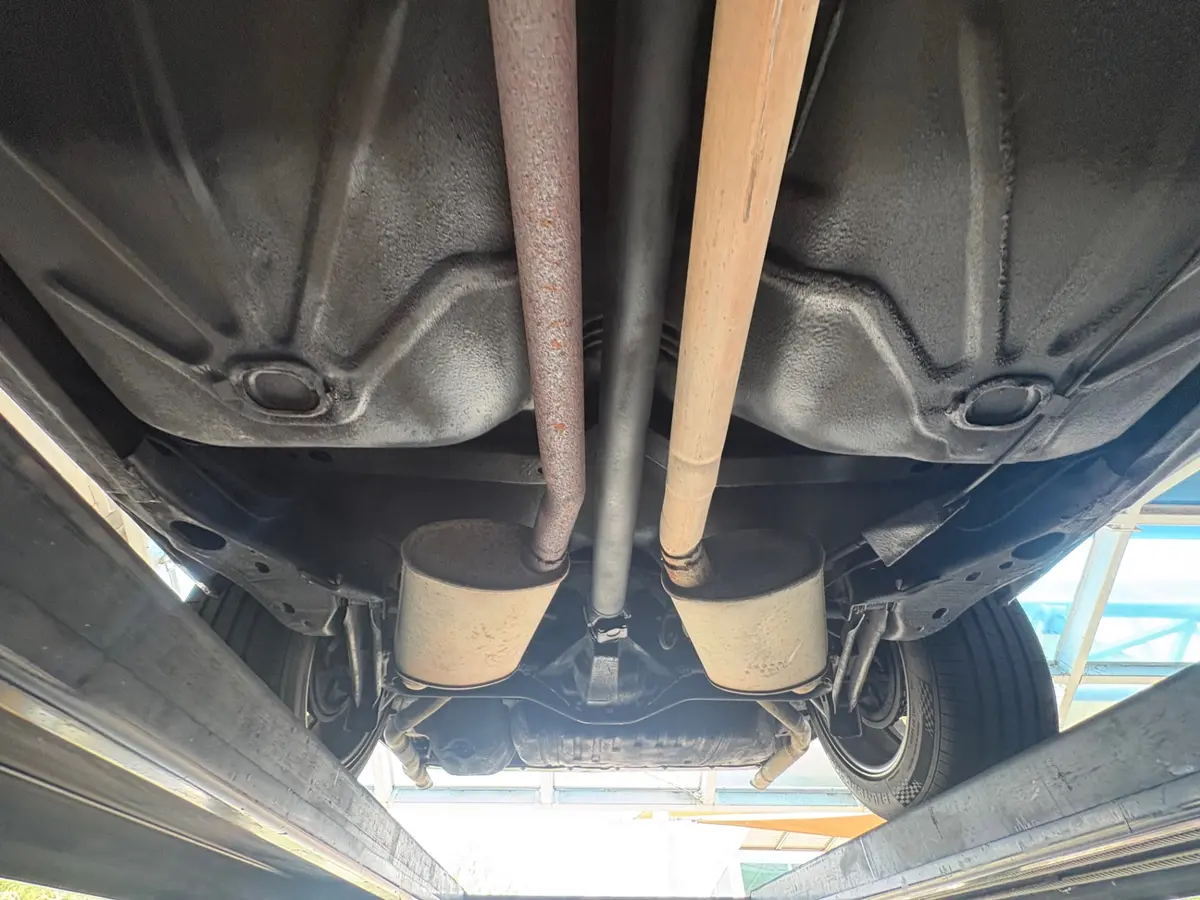 Vehicle photo 53