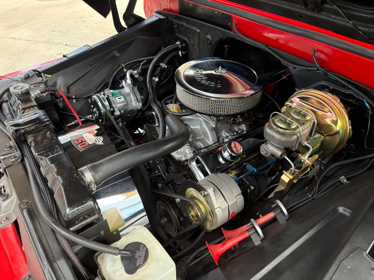 Vehicle photo 29