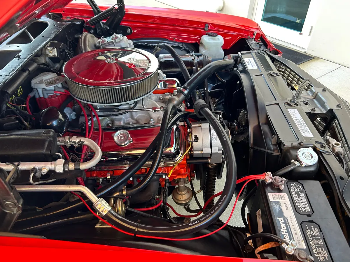 Vehicle photo 24