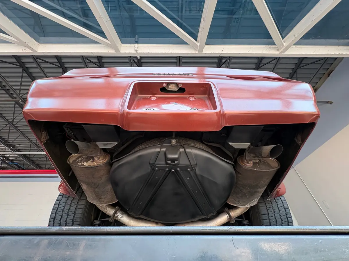 Vehicle photo 43