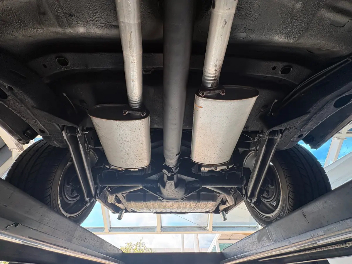 Vehicle photo 61