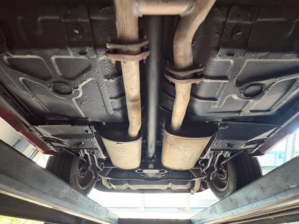 Vehicle photo 62