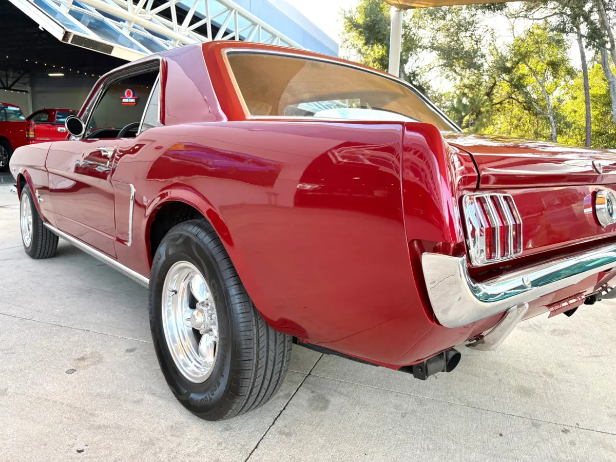 Vehicle photo 16