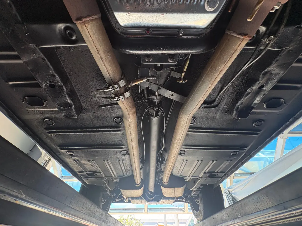 Vehicle photo 58
