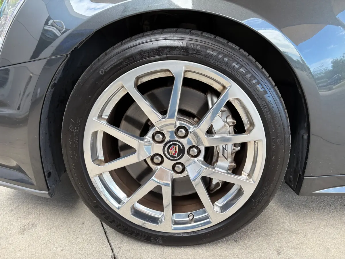 Vehicle photo 21