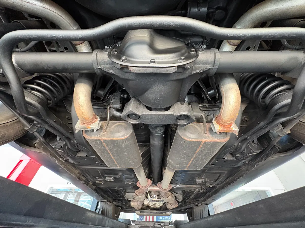 Vehicle photo 51
