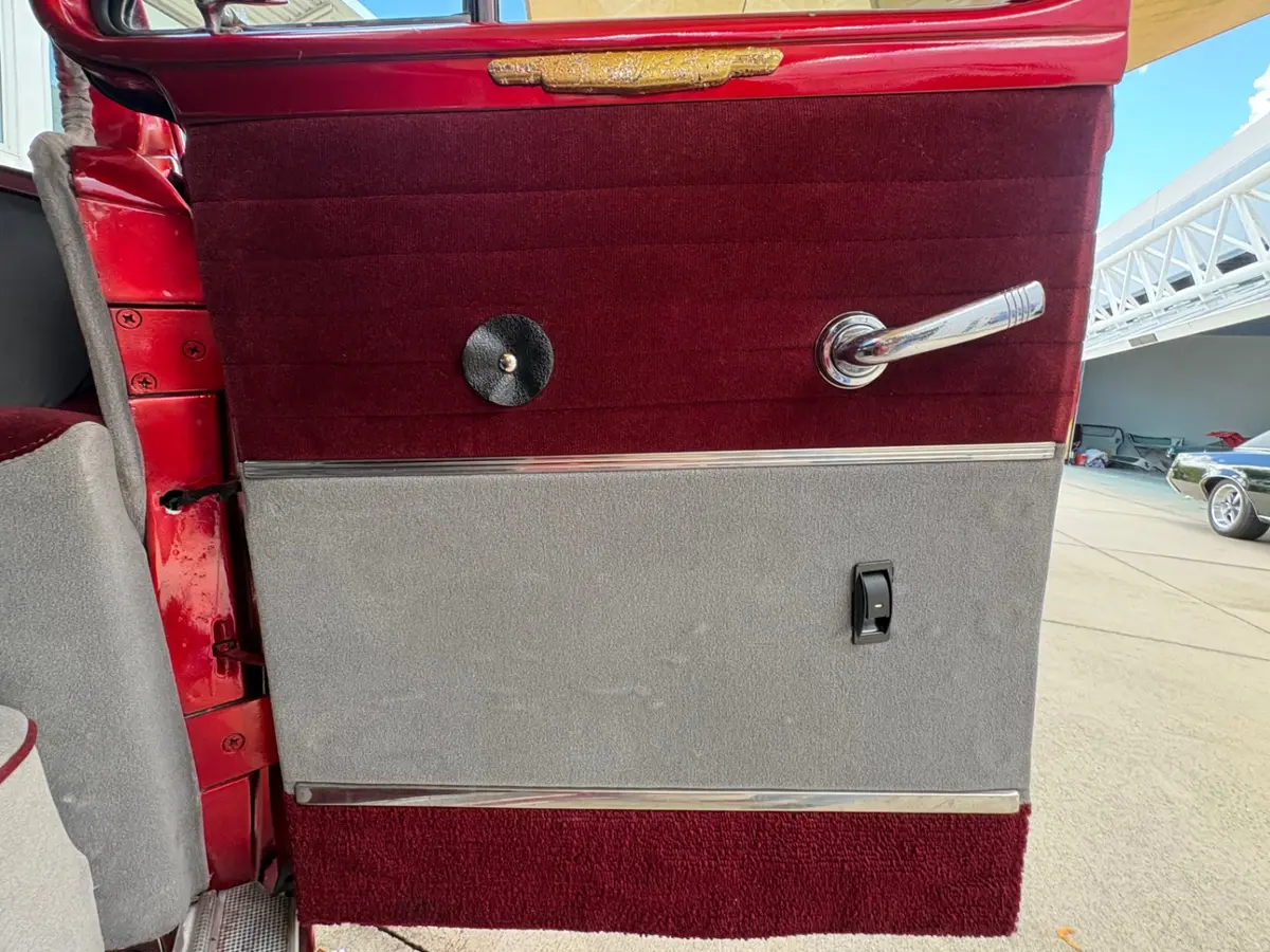 Vehicle photo 36
