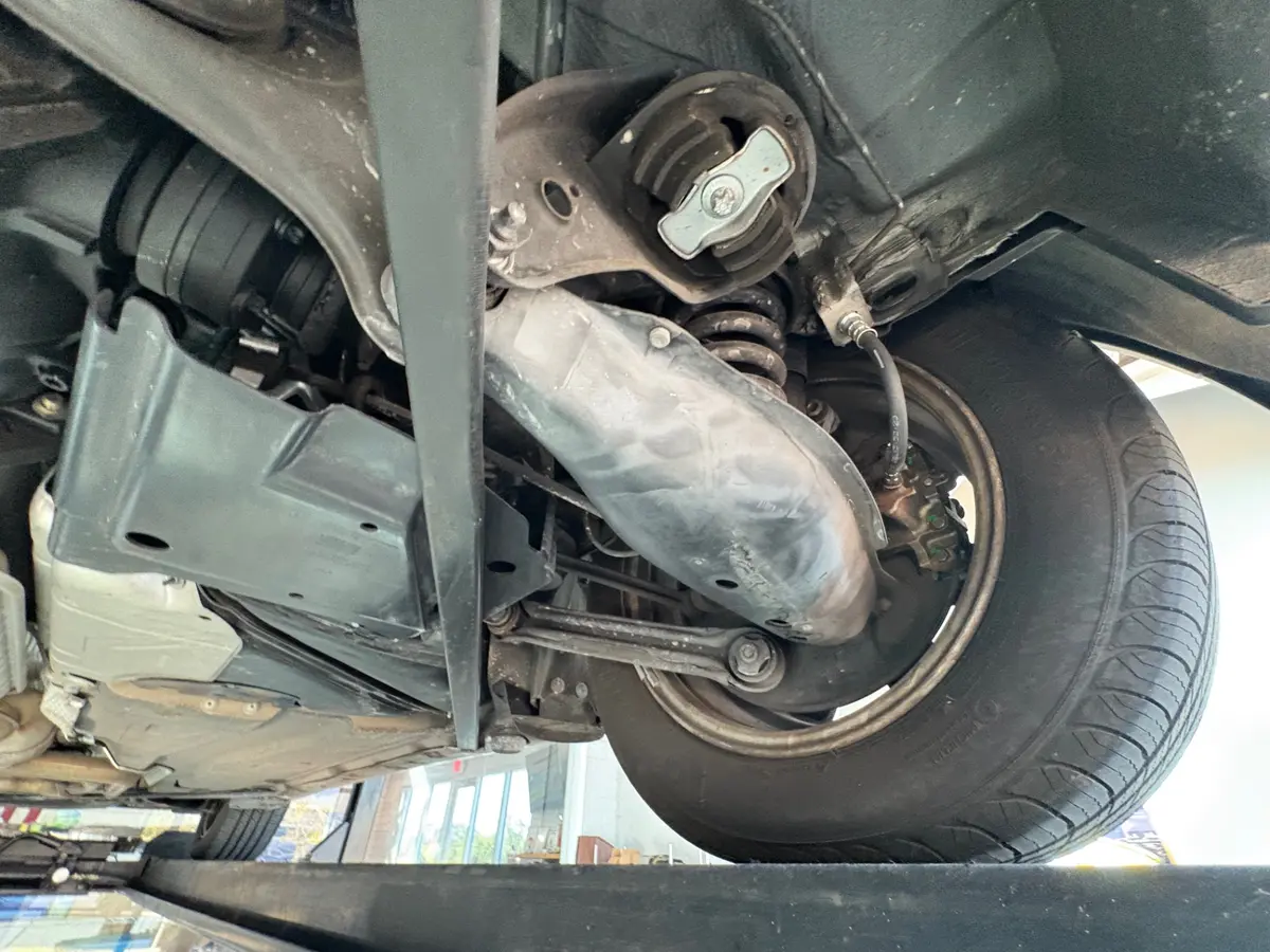 Vehicle photo 48