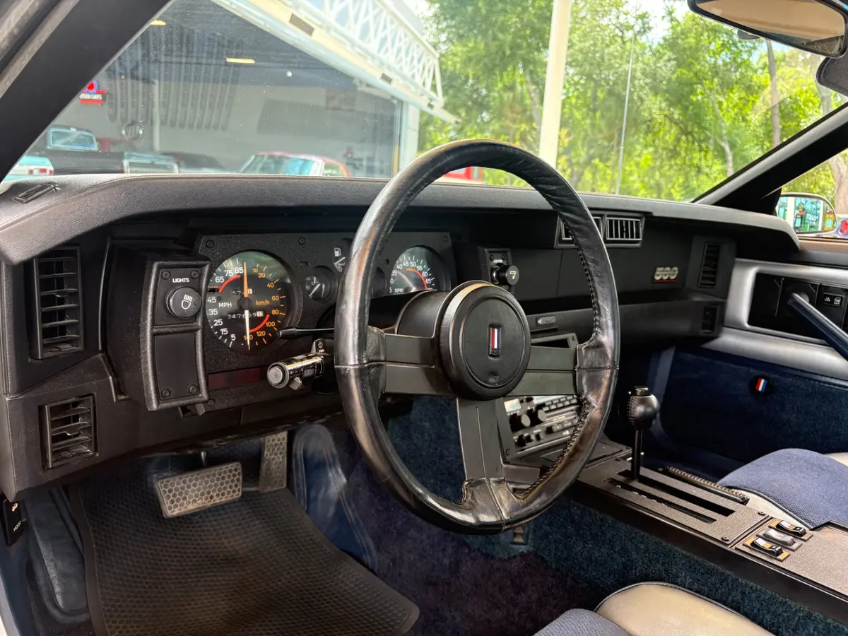 Vehicle photo 36