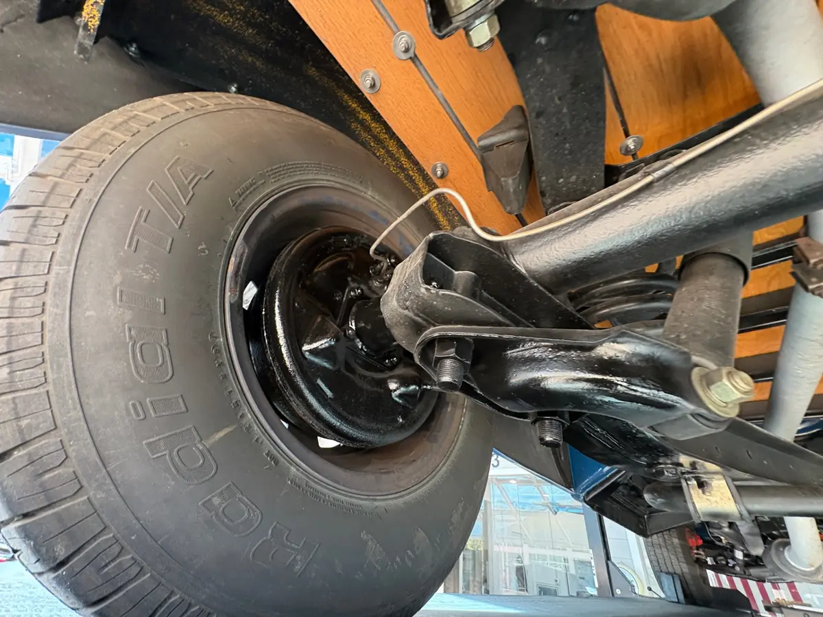 Vehicle photo 42