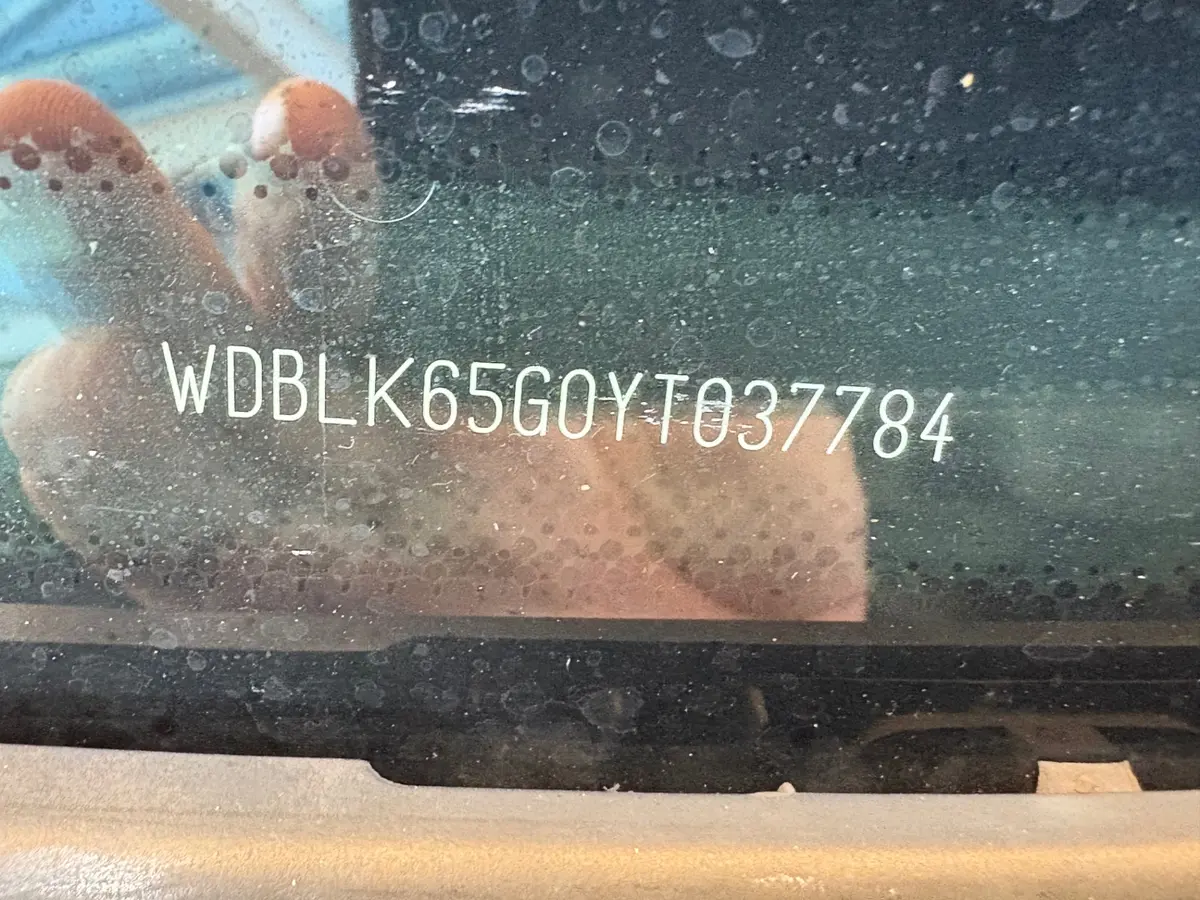 Vehicle photo 28