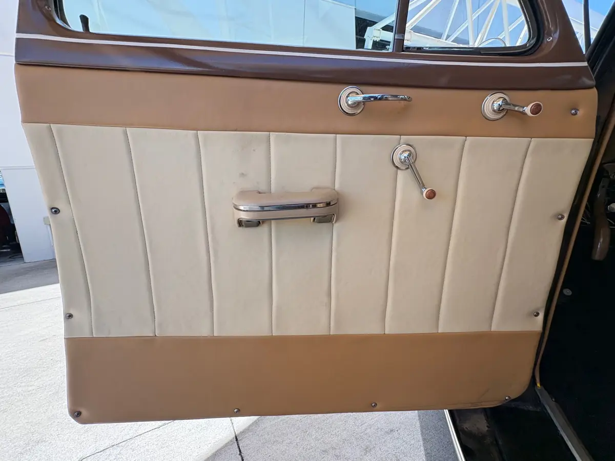 Vehicle photo 29