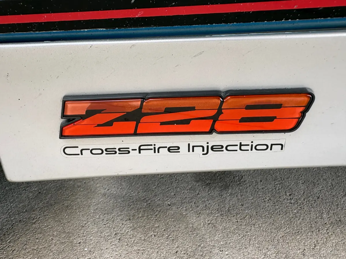Vehicle photo 24