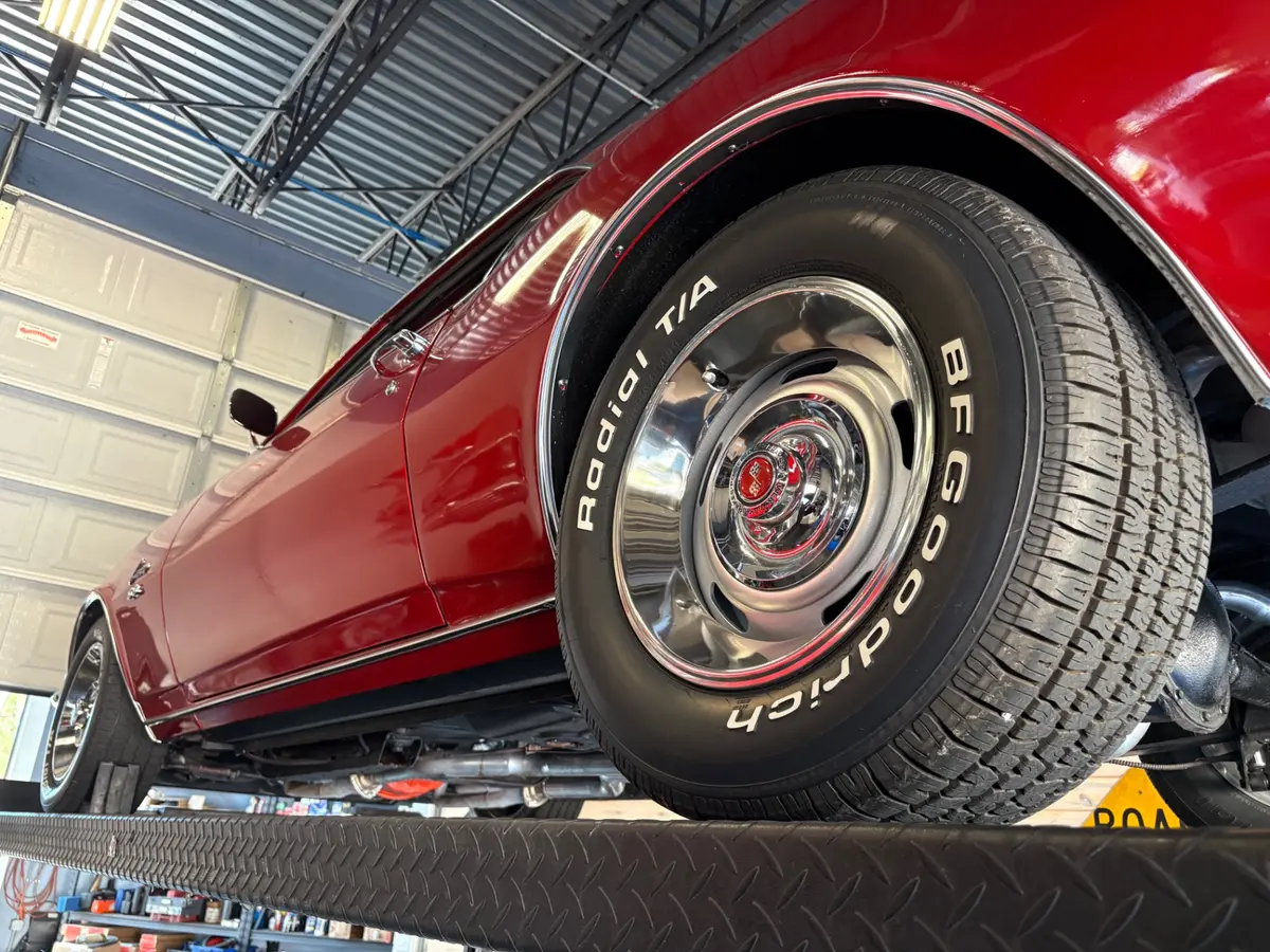 Vehicle photo 43