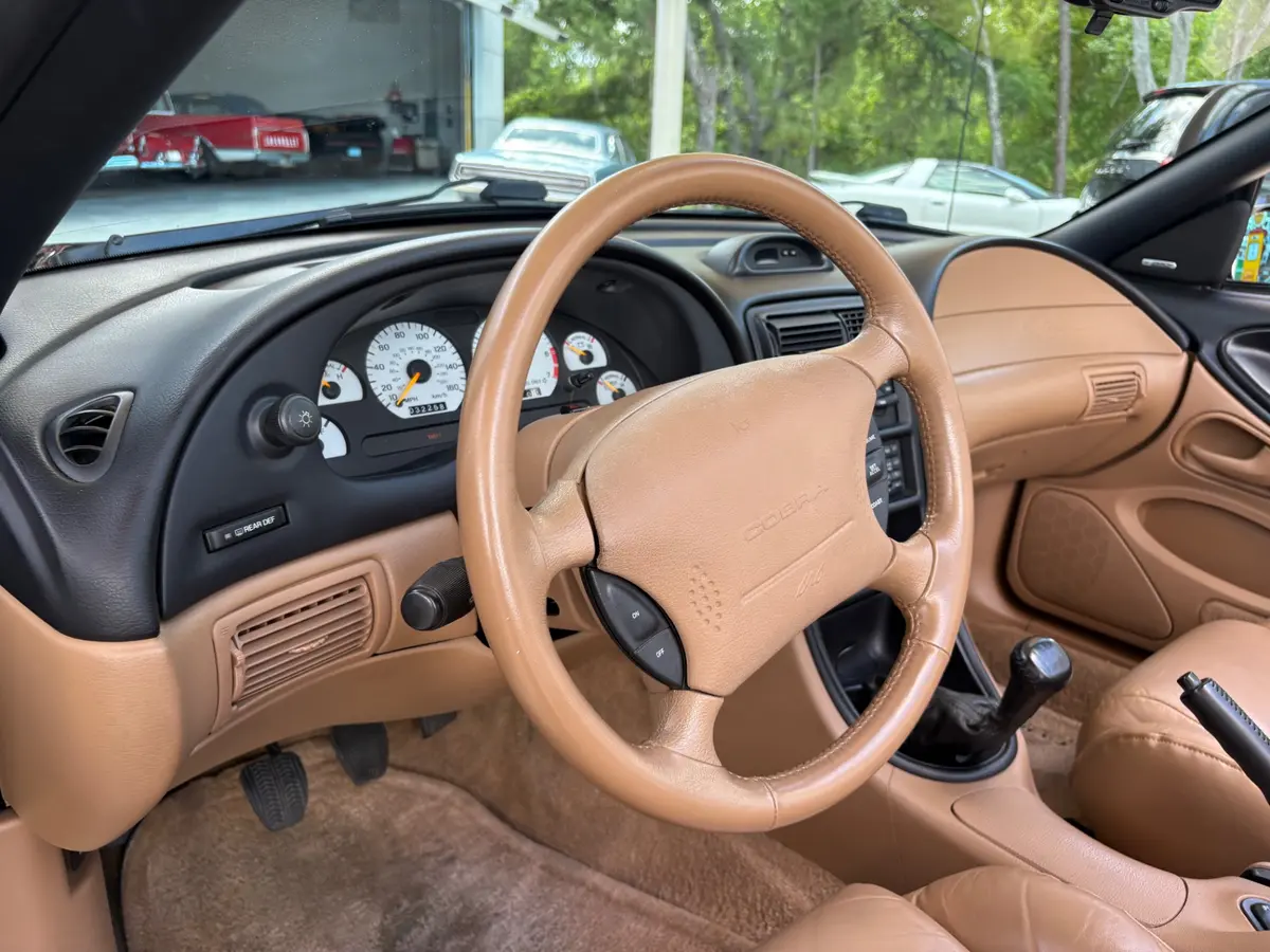 Vehicle photo 37