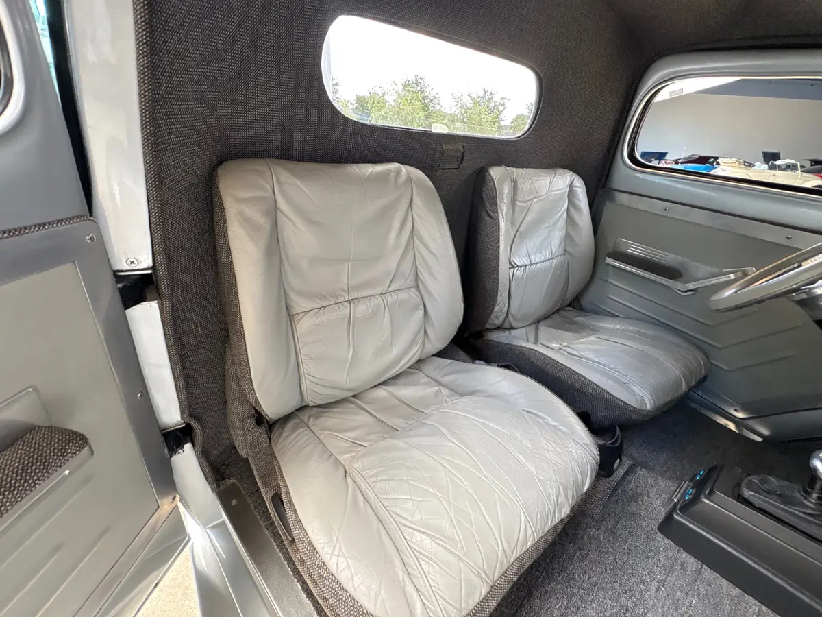 Vehicle photo 39