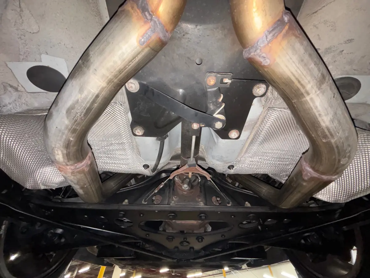 Vehicle photo 34