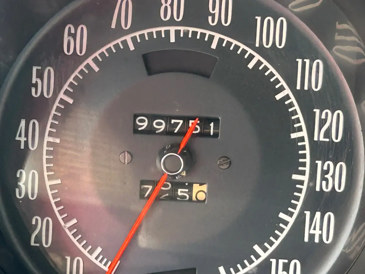 Vehicle photo 15