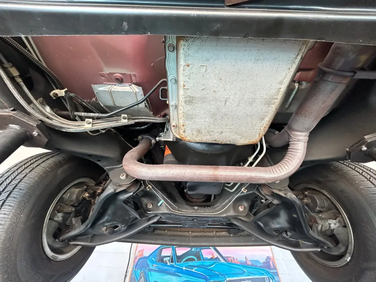 Vehicle photo 34