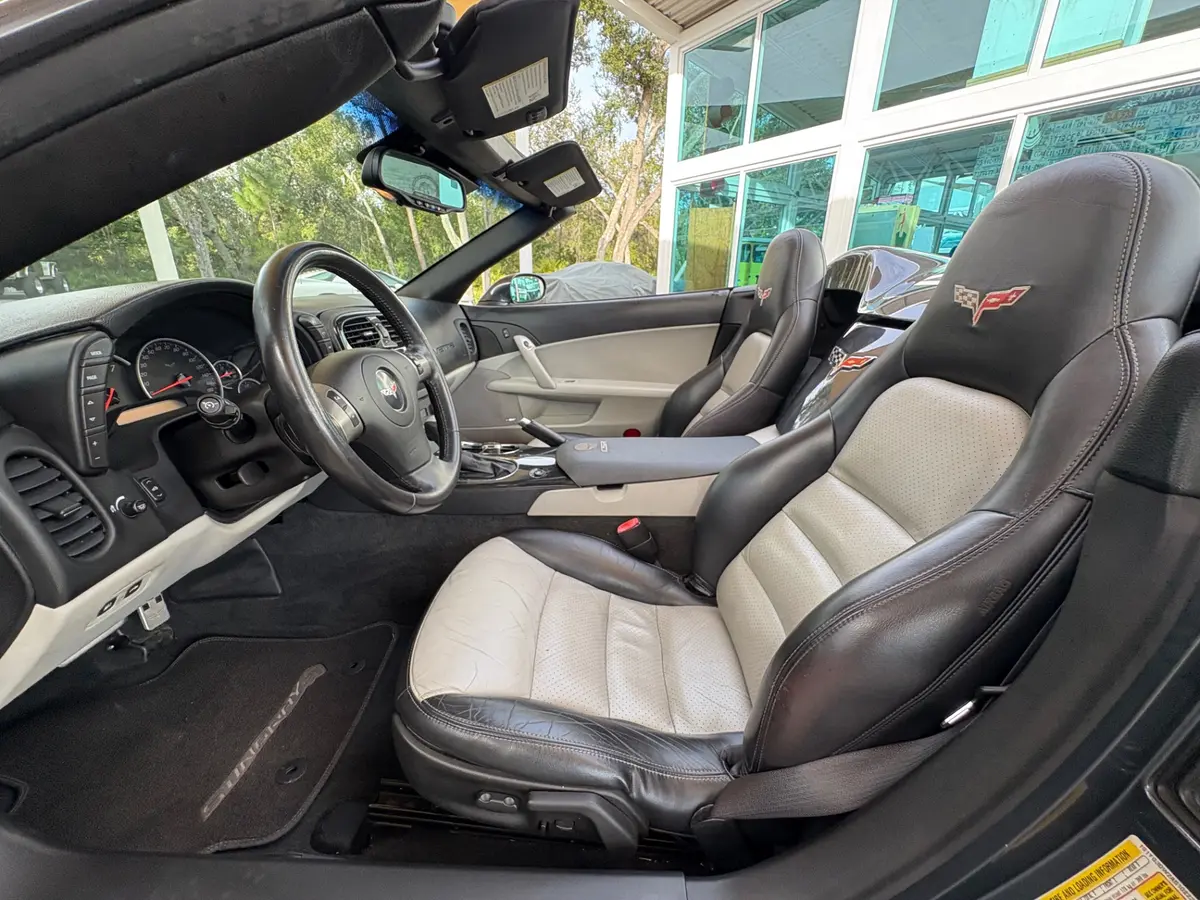 Vehicle photo 37