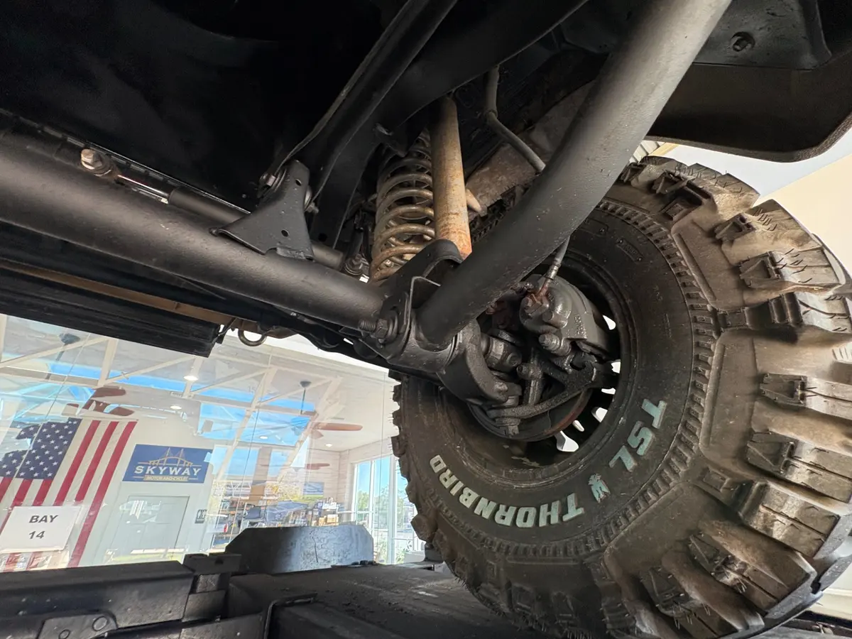 Vehicle photo 49
