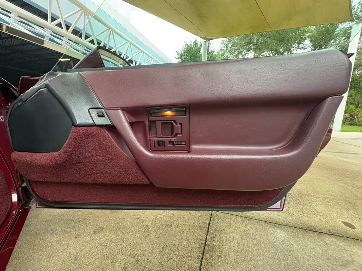 Vehicle photo 37