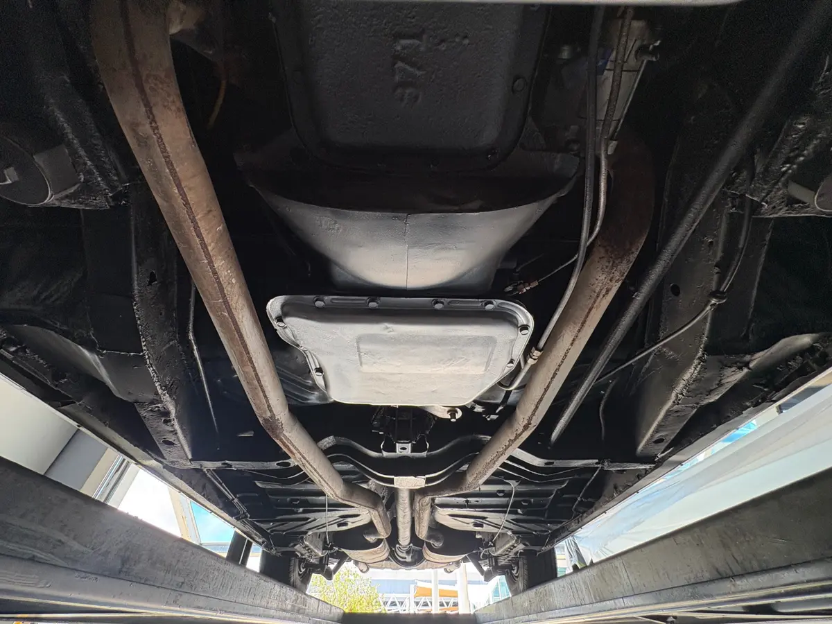 Vehicle photo 54