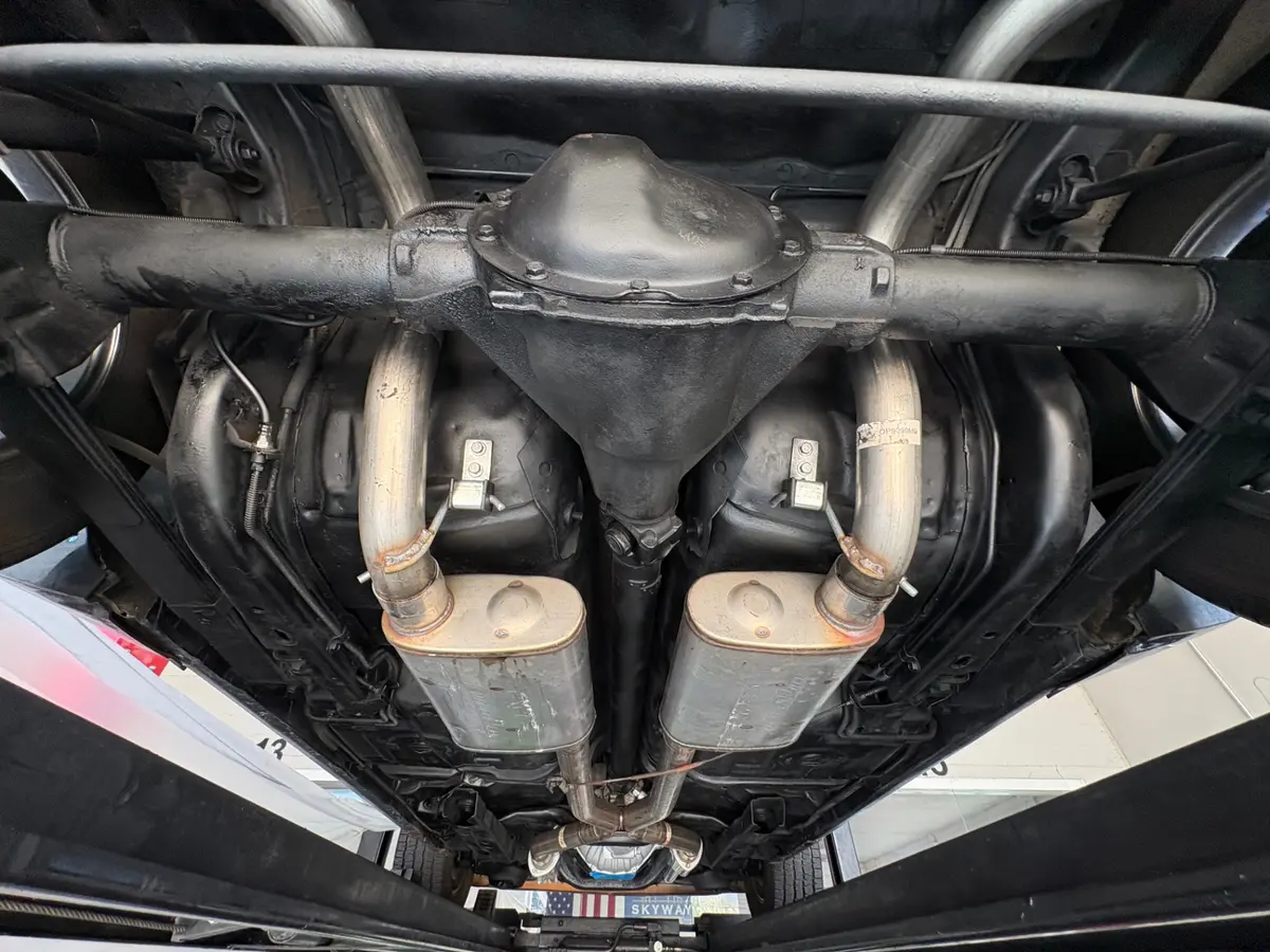Vehicle photo 46