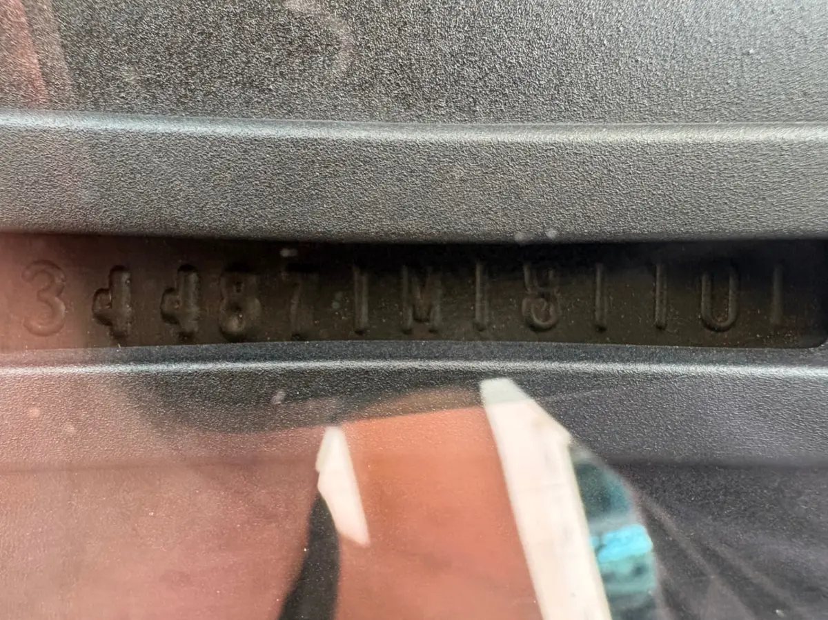 Vehicle photo 26