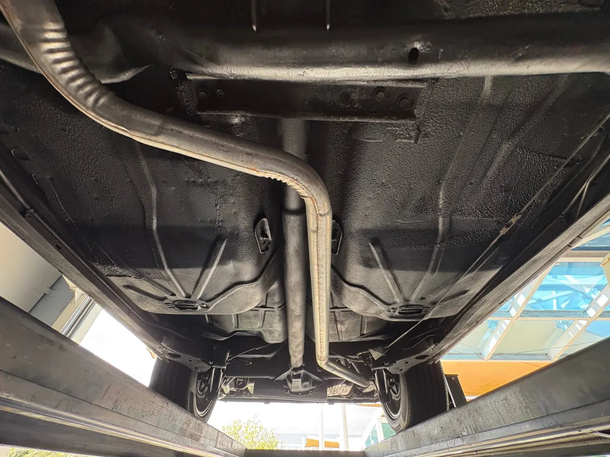 Vehicle photo 52