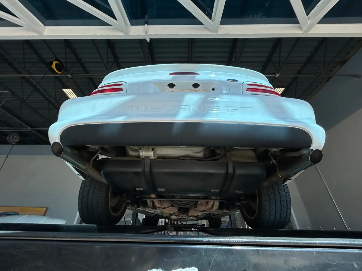 Vehicle photo 28