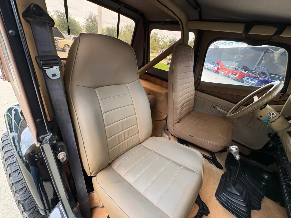 Vehicle photo 41