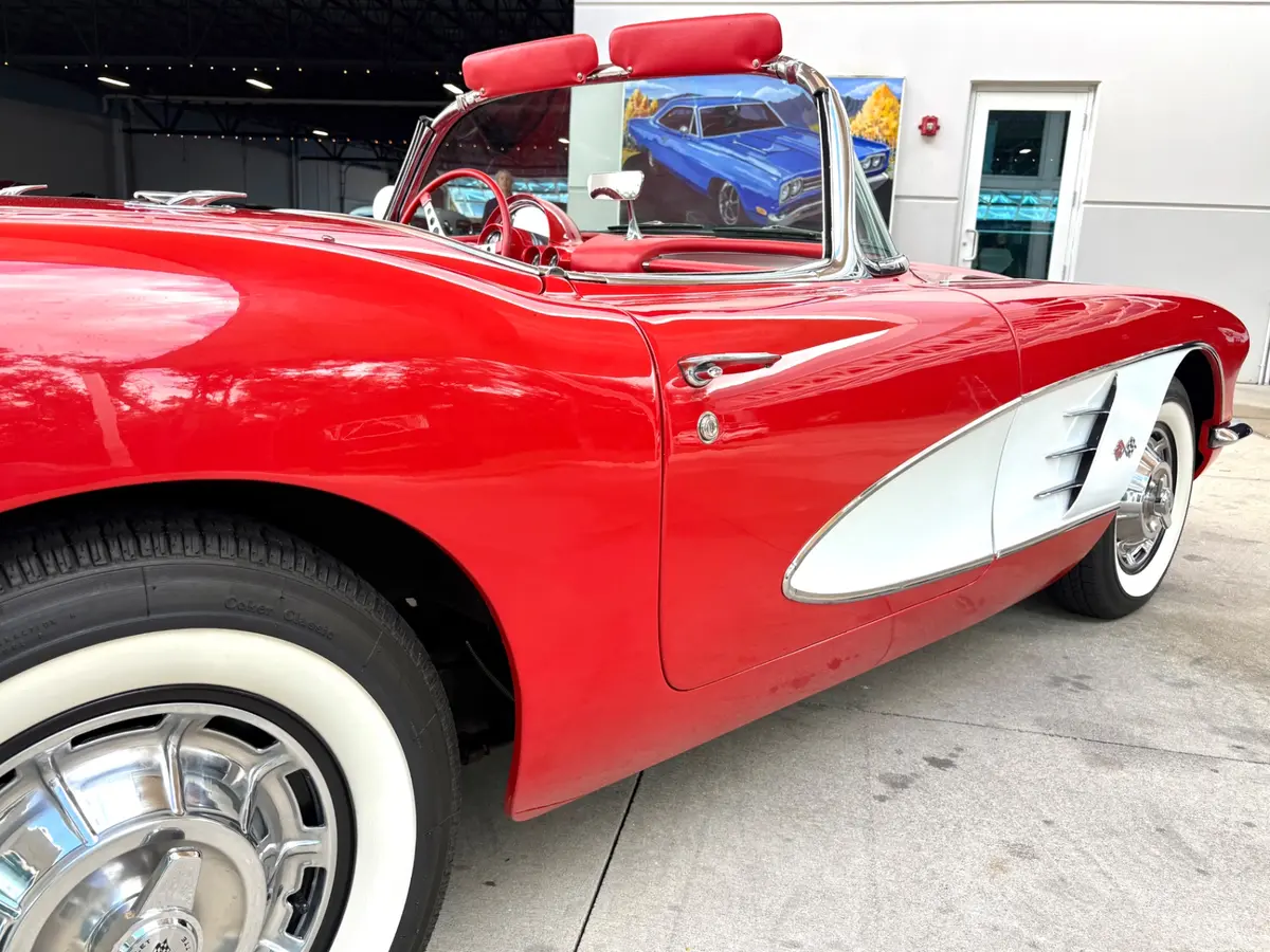 Vehicle photo 18