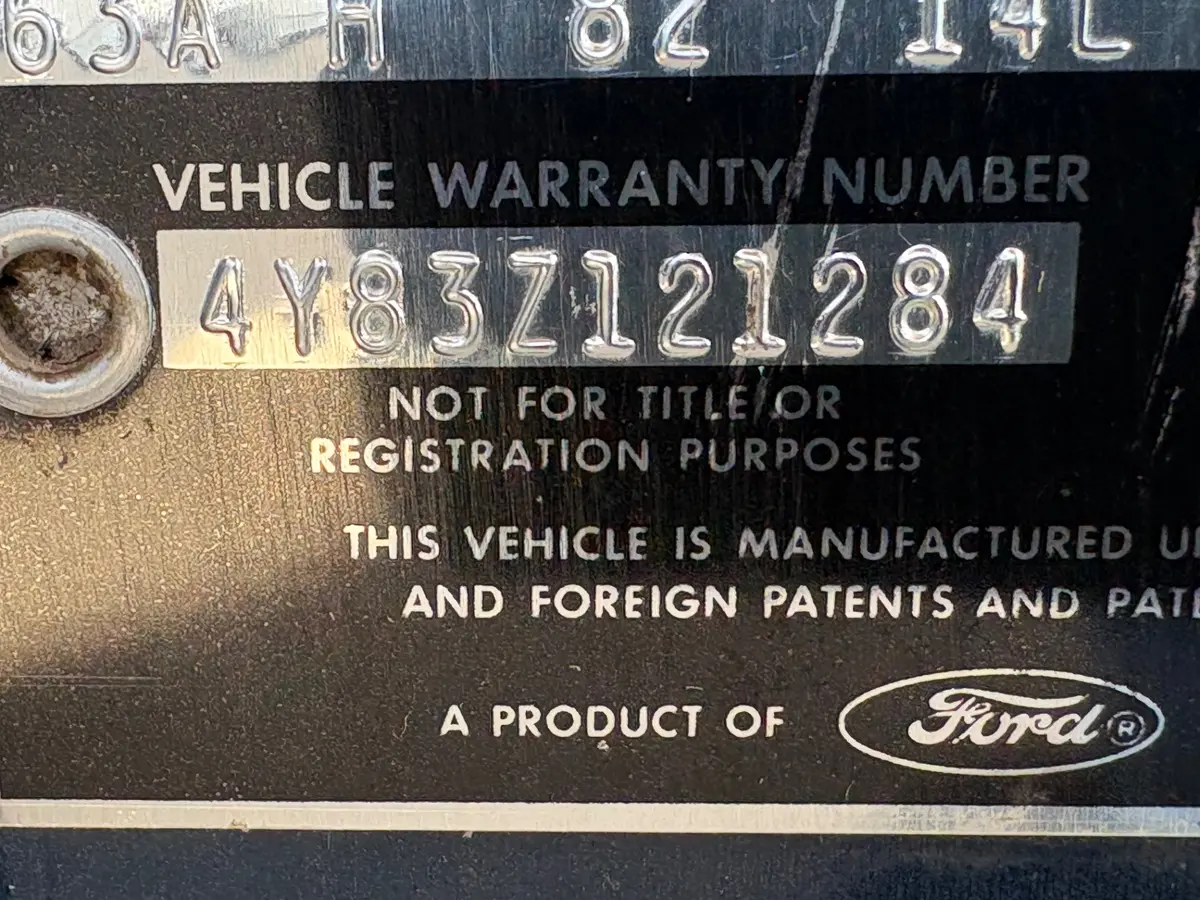 Vehicle photo 23