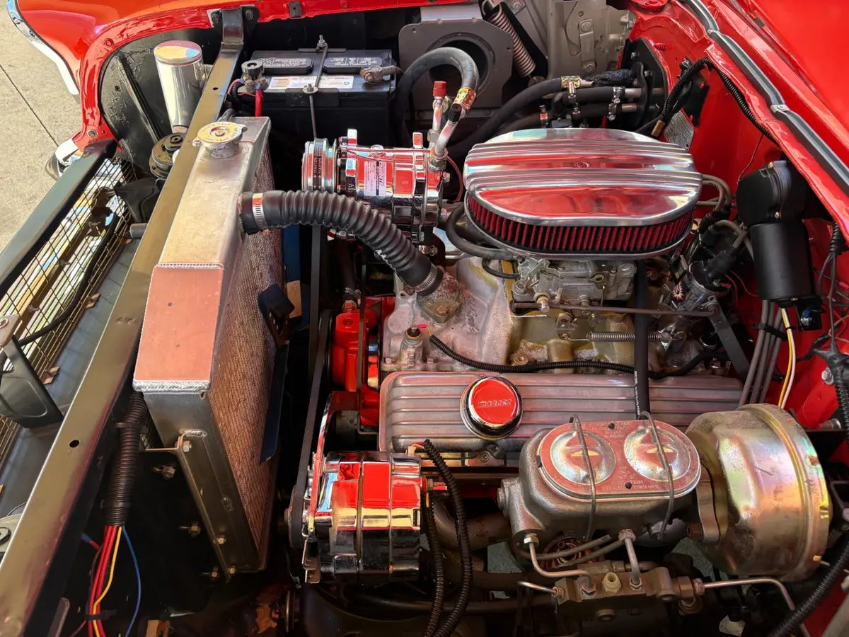Vehicle photo 28