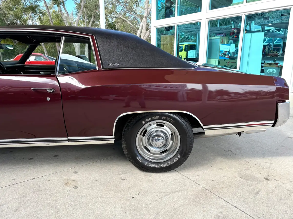 Vehicle photo 32