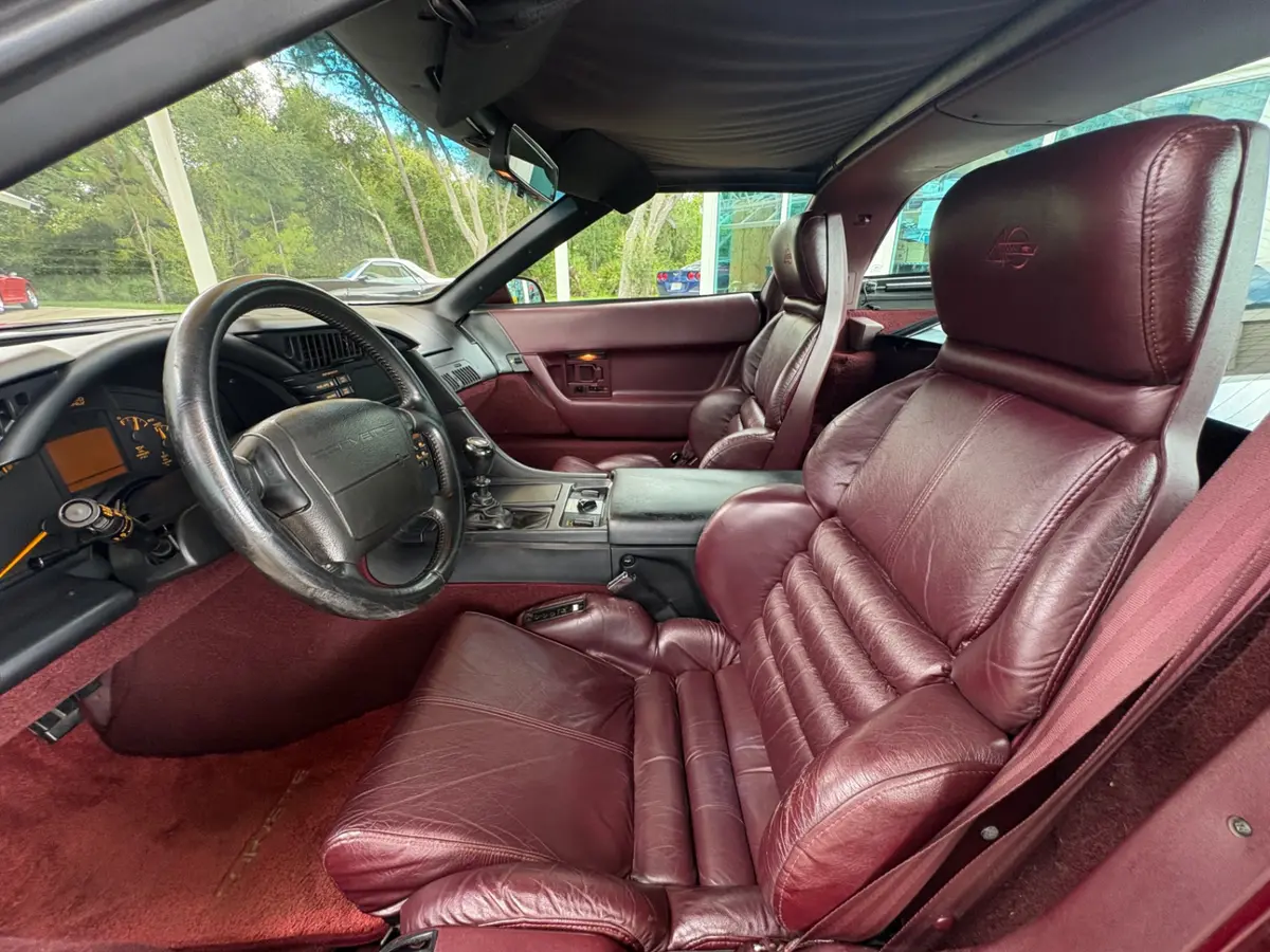 Vehicle photo 32