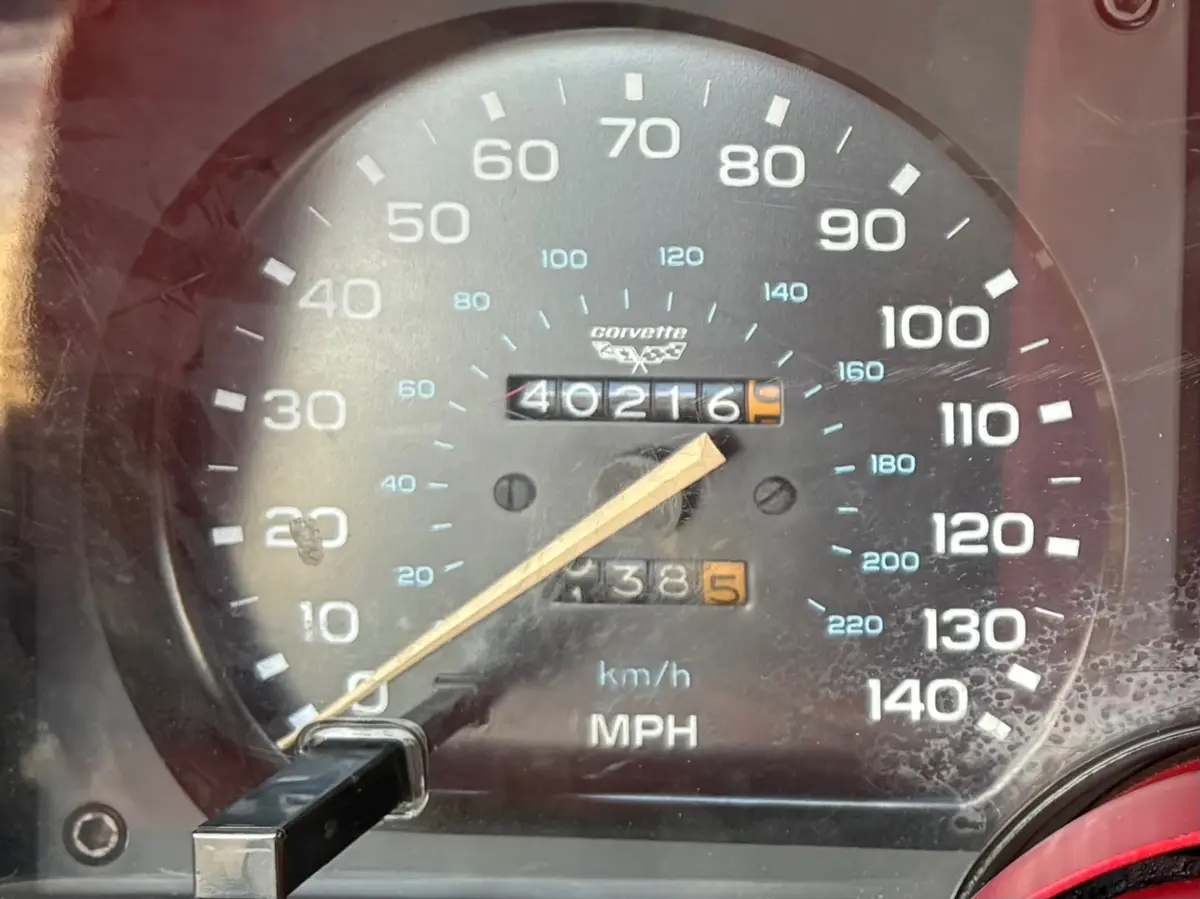 Vehicle photo 24