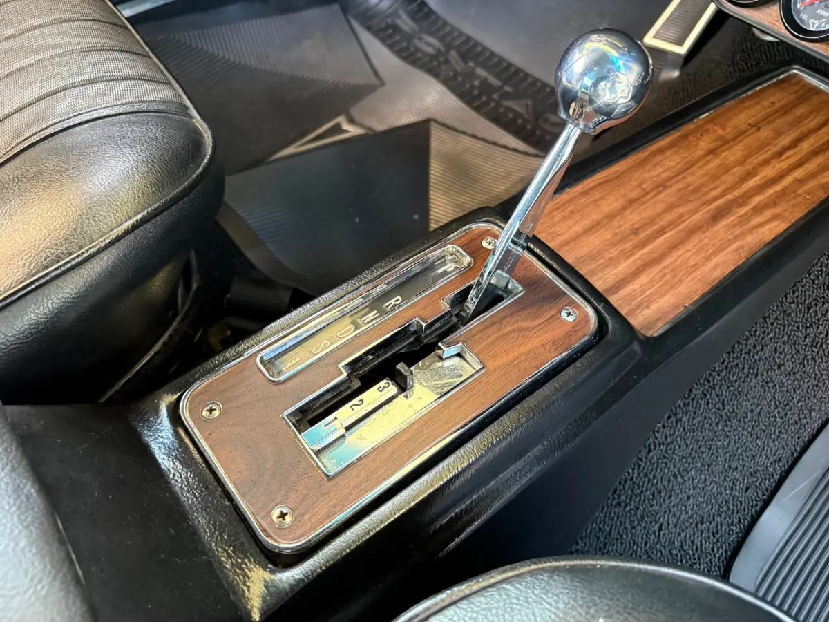Vehicle photo 44