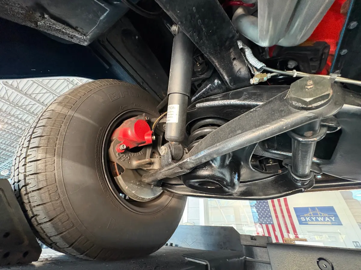 Vehicle photo 48