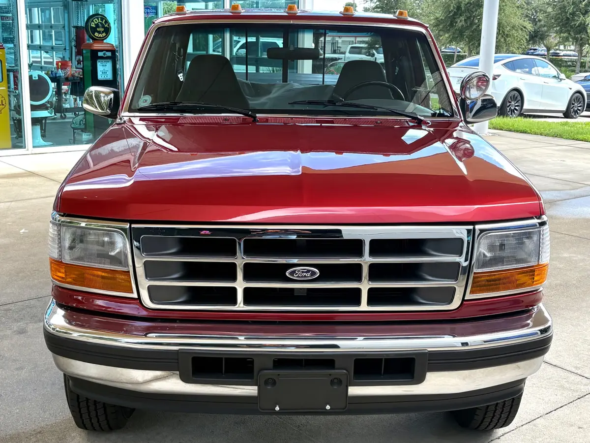 Vehicle photo 3