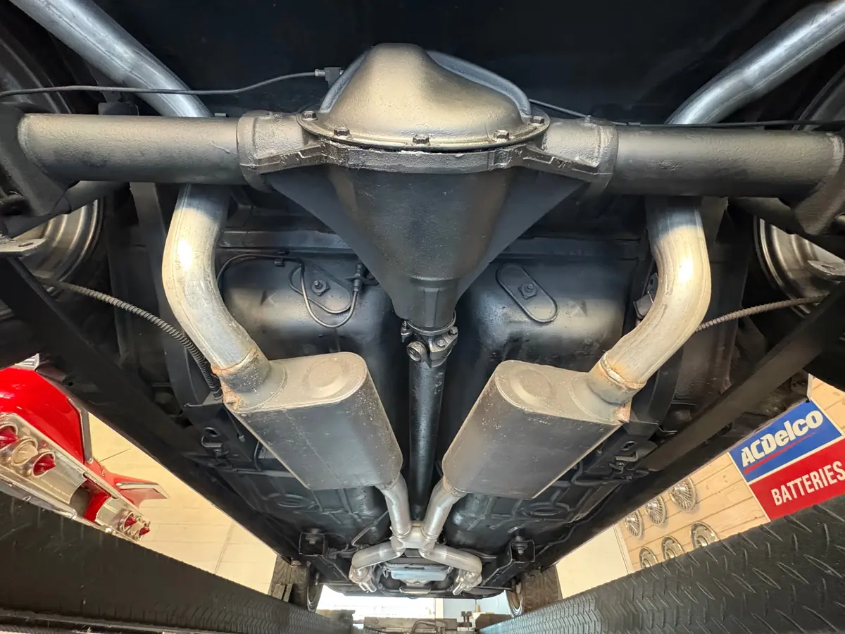 Vehicle photo 43