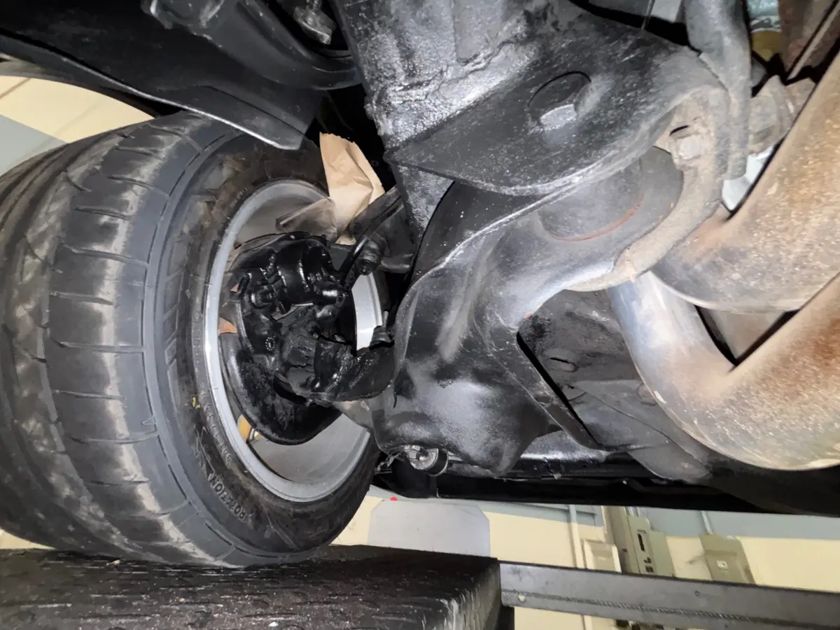 Vehicle photo 33