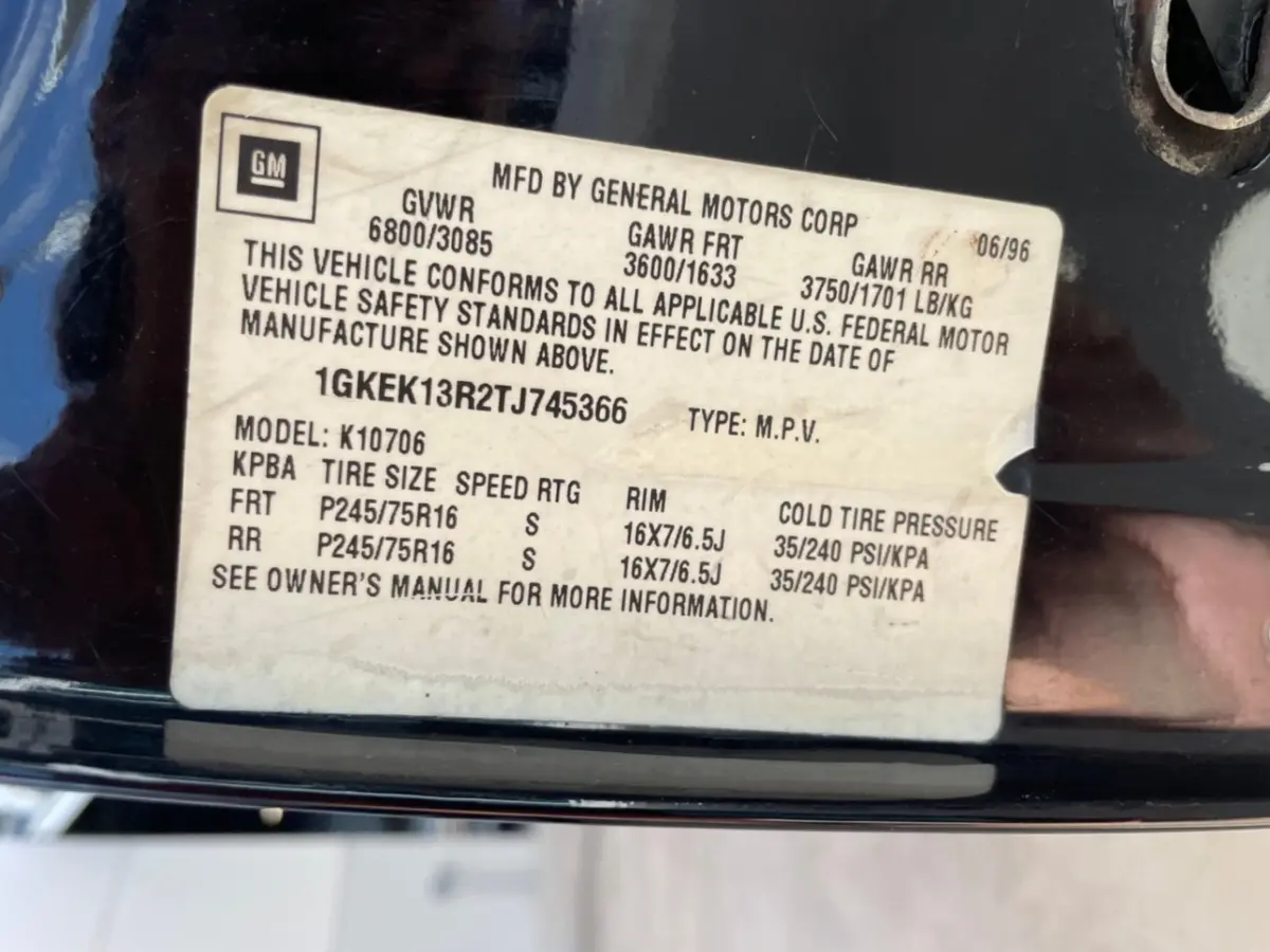 Vehicle photo 13