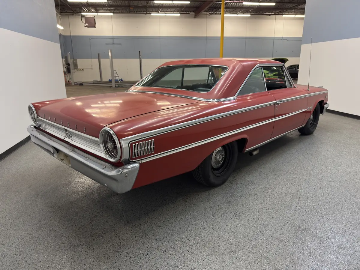 Vehicle photo 6