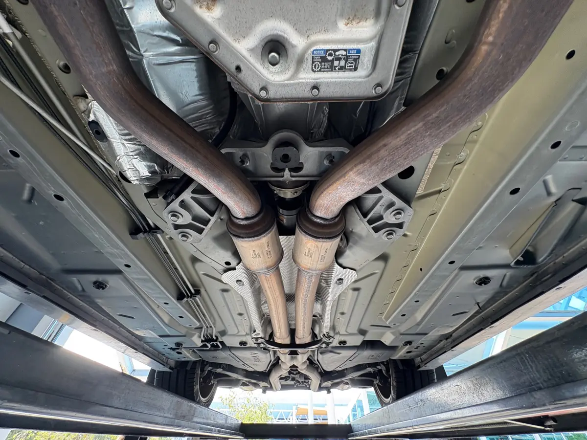 Vehicle photo 56