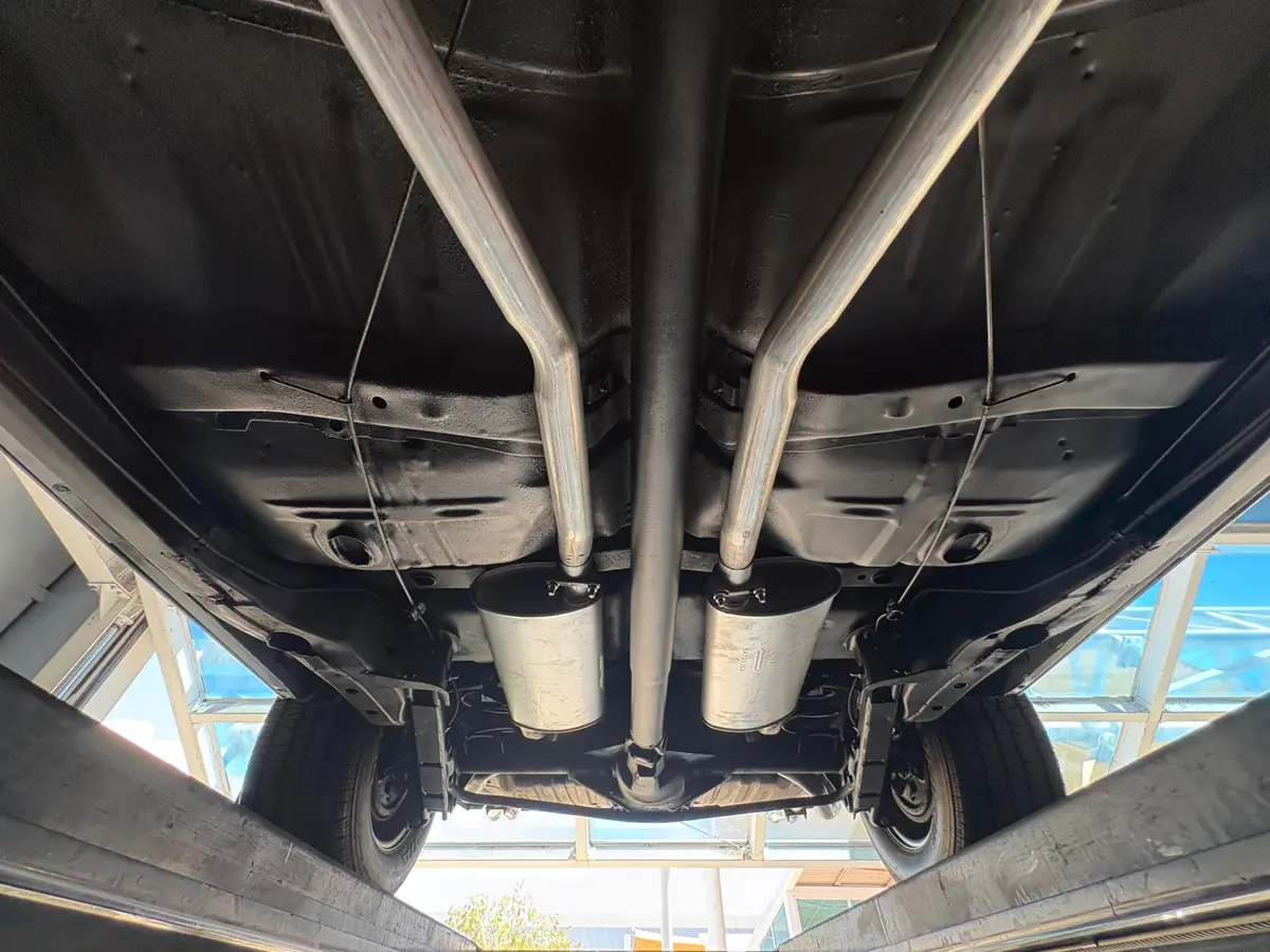 Vehicle photo 60
