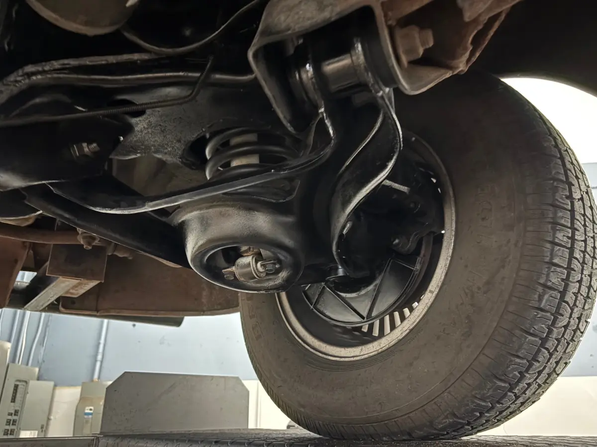 Vehicle photo 35